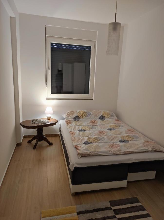 Nina Apartment Valjevo Bagian luar foto