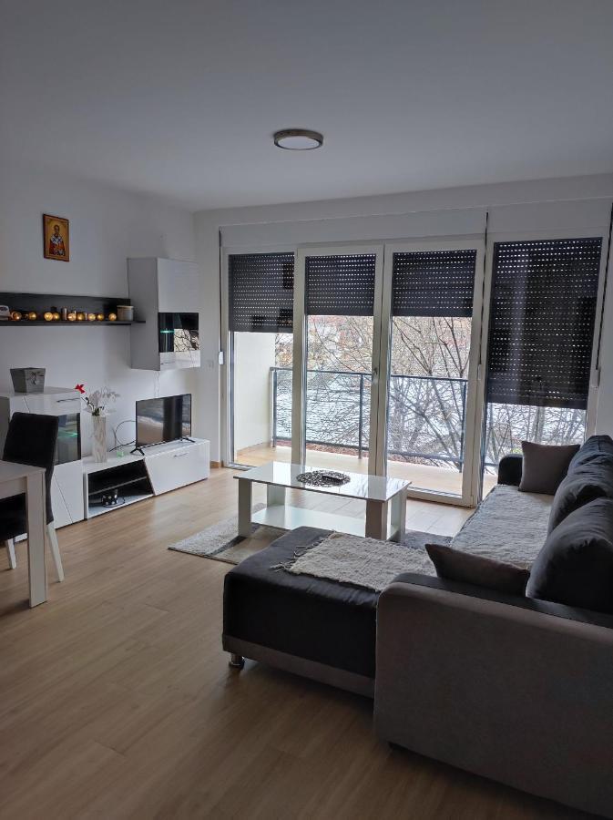 Nina Apartment Valjevo Bagian luar foto